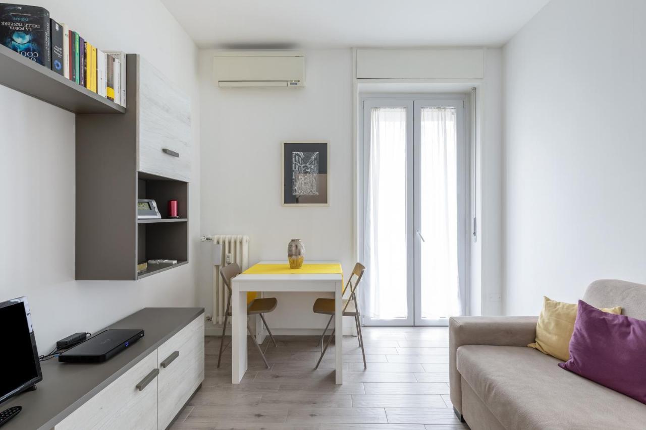 Piazza De Angeli M1 Comfortable Flat With Balcony ميلان المظهر الخارجي الصورة