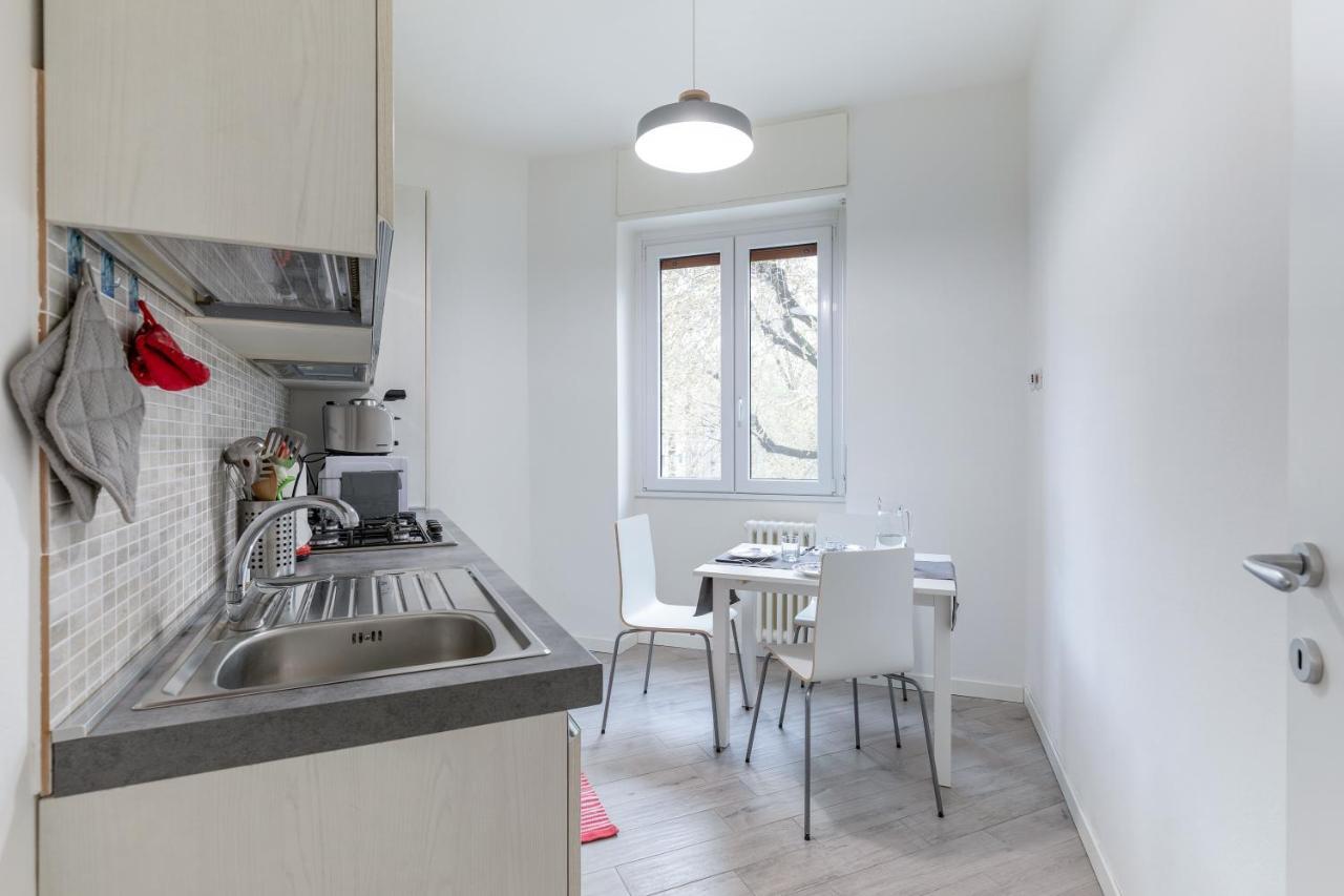 Piazza De Angeli M1 Comfortable Flat With Balcony ميلان المظهر الخارجي الصورة