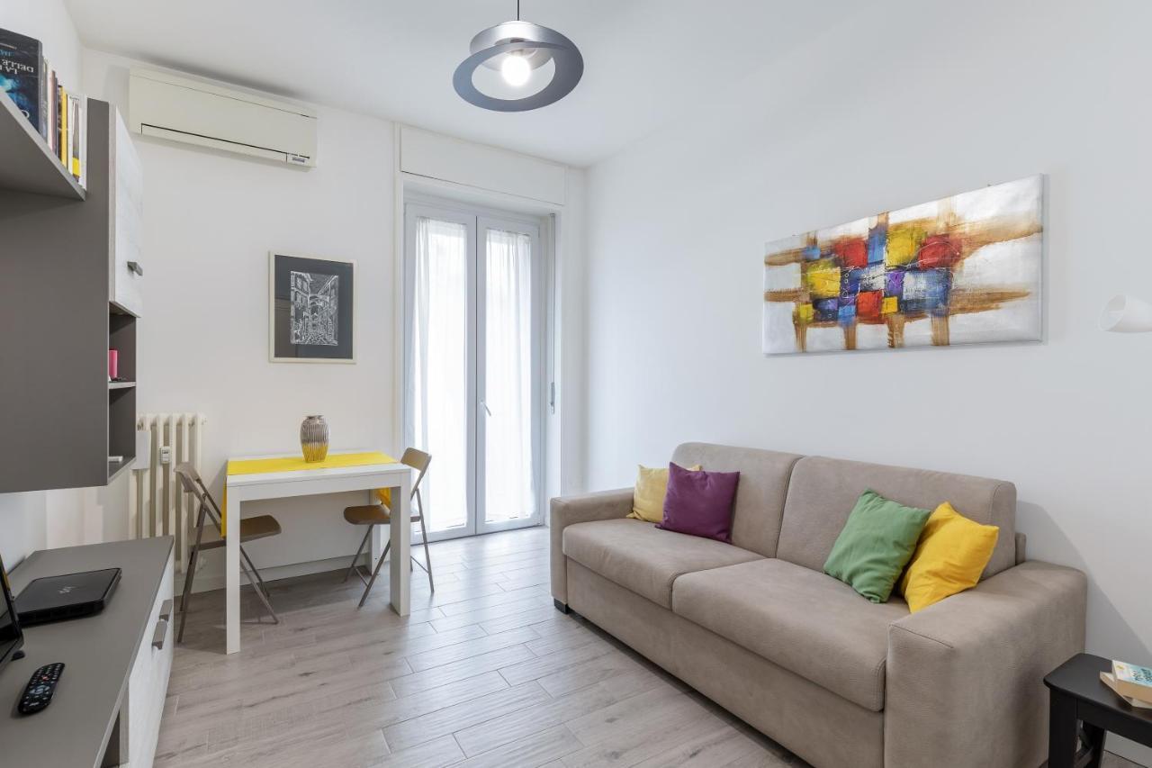 Piazza De Angeli M1 Comfortable Flat With Balcony ميلان المظهر الخارجي الصورة