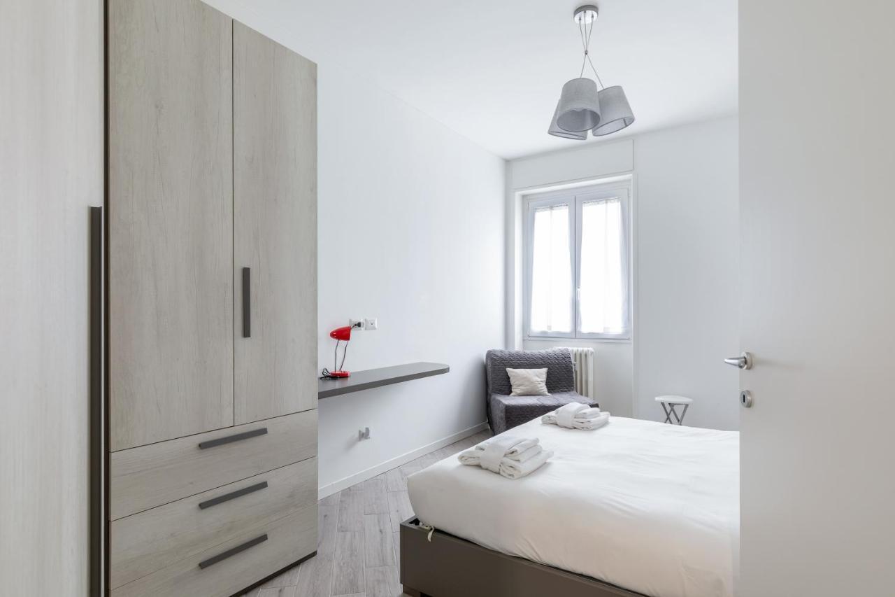 Piazza De Angeli M1 Comfortable Flat With Balcony ميلان المظهر الخارجي الصورة