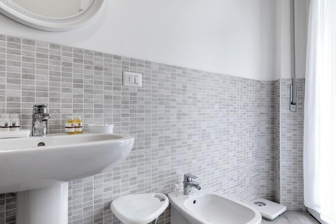 Piazza De Angeli M1 Comfortable Flat With Balcony ميلان المظهر الخارجي الصورة