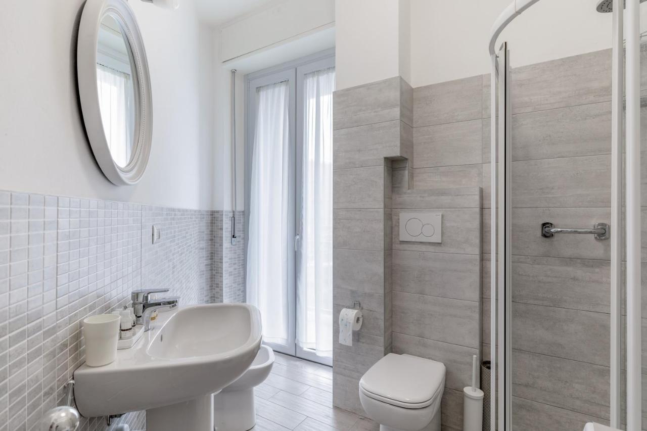 Piazza De Angeli M1 Comfortable Flat With Balcony ميلان المظهر الخارجي الصورة