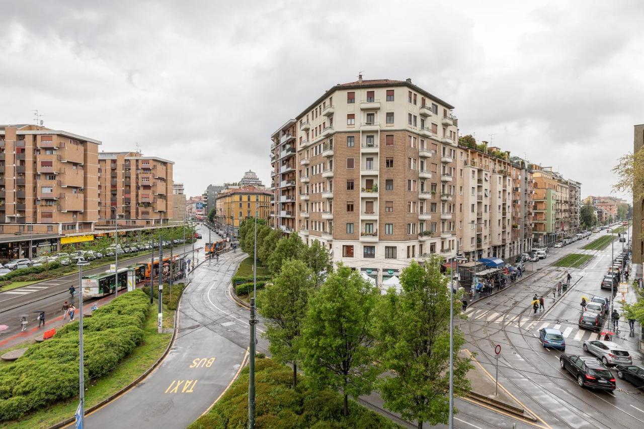 Piazza De Angeli M1 Comfortable Flat With Balcony ميلان المظهر الخارجي الصورة